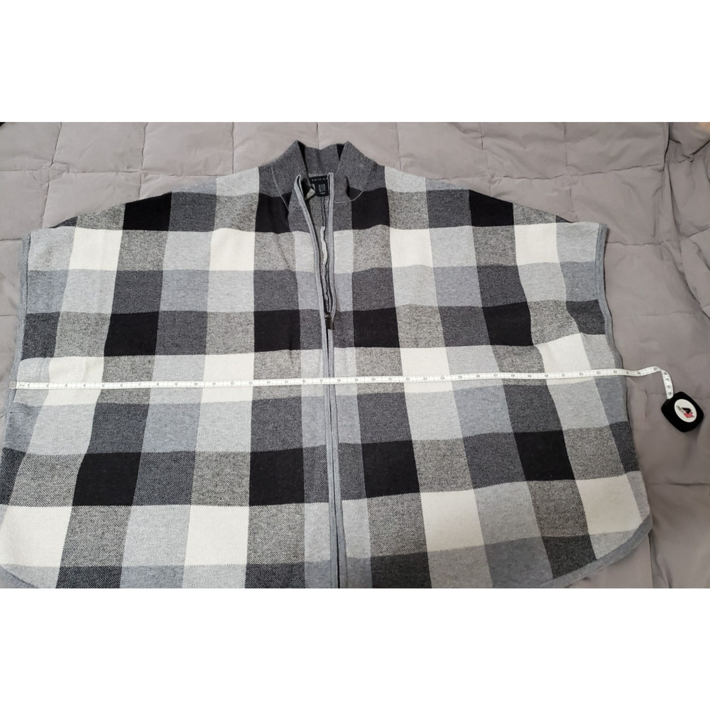 Tahari Women’s Plaid Sweater Jacket Size XL Gray Zip Front Rayon Blend - Picture 4 of 16